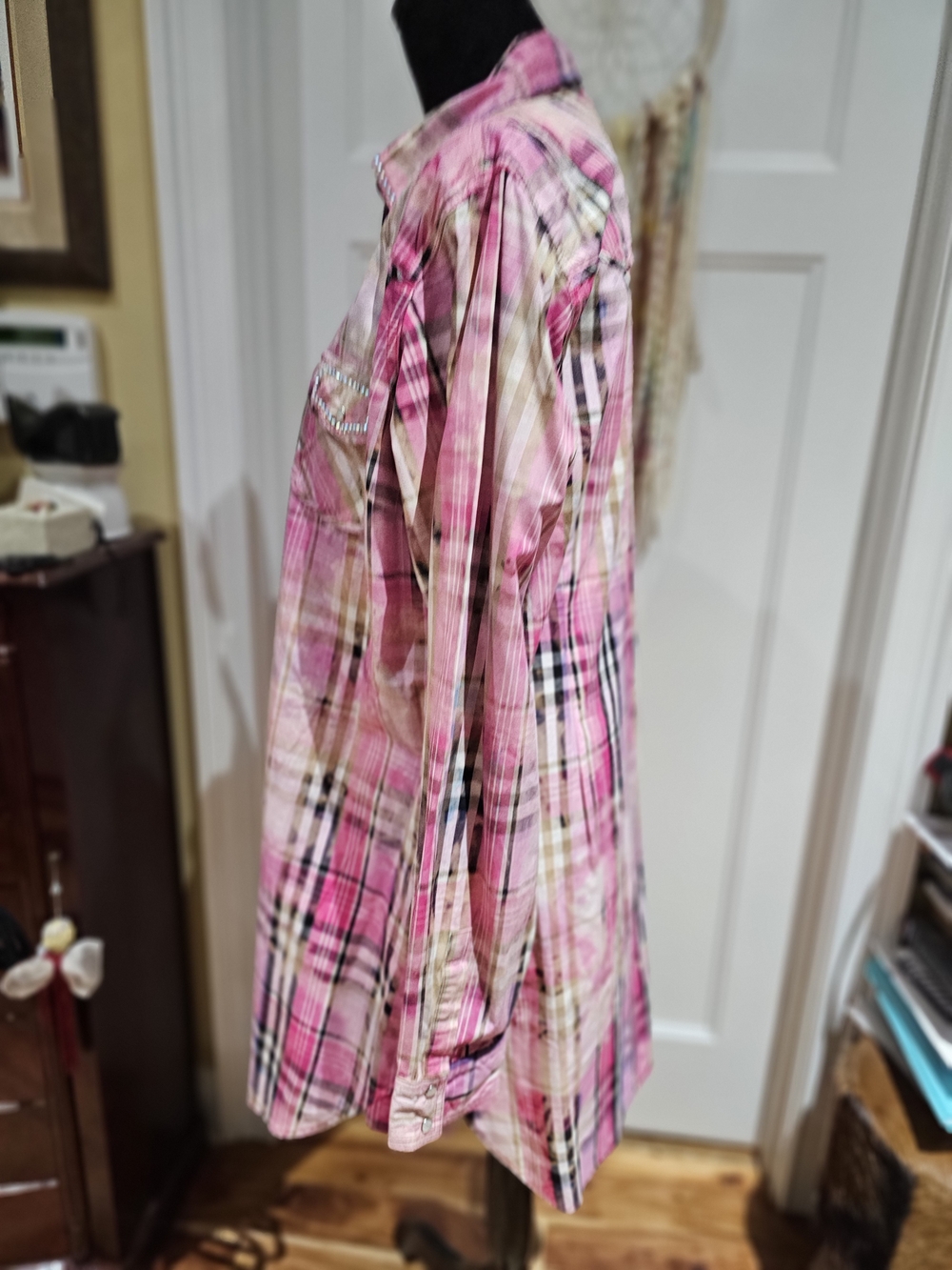 Women's Wester Cut Pink Plaid Pearl Snap-Front Shirt Dress With Crystal Accents - Picture 3 of 10